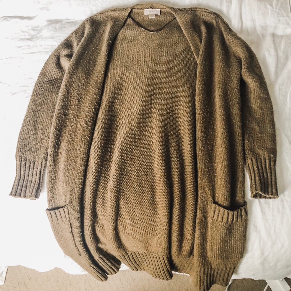 Army green long, knit cardigan